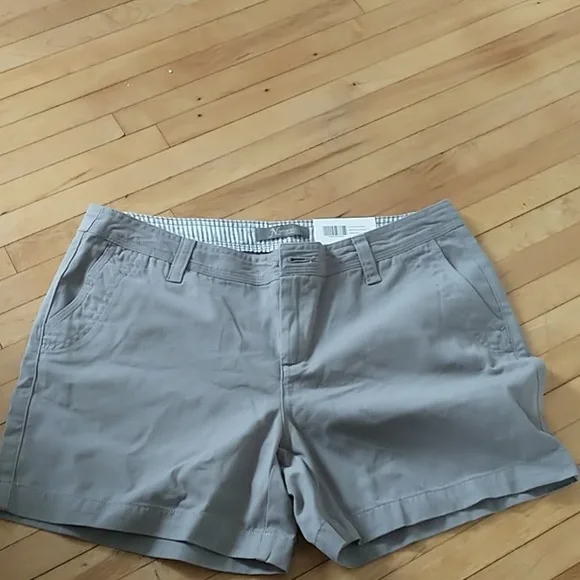 NWT naturals. Reflections Woman’s shorts FROST GRAY - Picture 1 of 4
